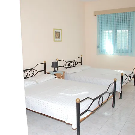Demi Aparthotel *