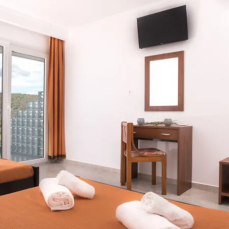 Demi 阿莫利亚尼岛