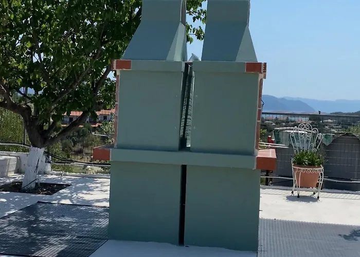 Demi Αμμουλιανή