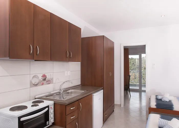 Ξενοδοχείο με διαμερίσματα Demi *