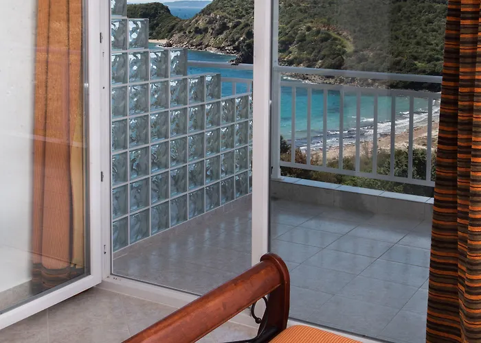 Ξενοδοχείο με διαμερίσματα Demi