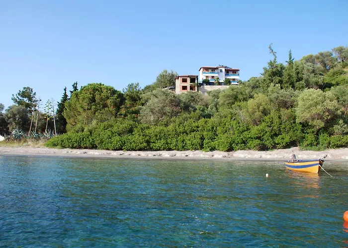 Ξενοδοχείο με διαμερίσματα Demi