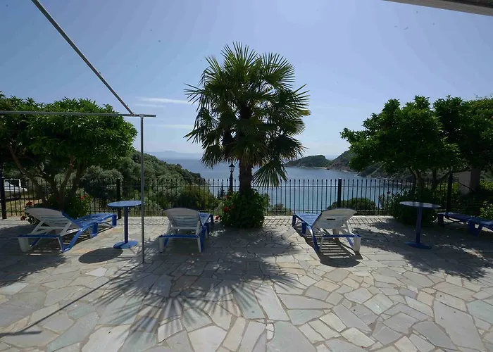 Demi Ξενοδοχείο με διαμερίσματα *