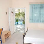 Aparthotel Demi *