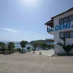 Demi Aparthotel *